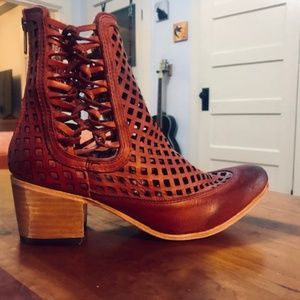 Freebird by Steven Ankle Boot Size 7